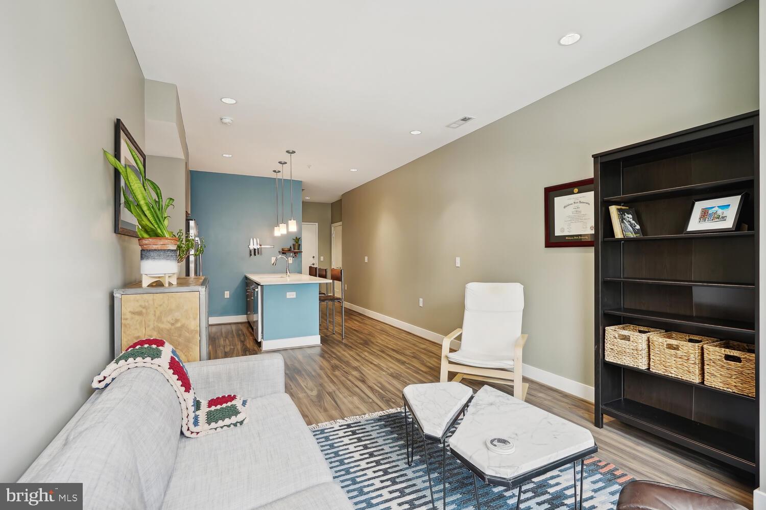 1111 Orren STREET NE Unit: 201