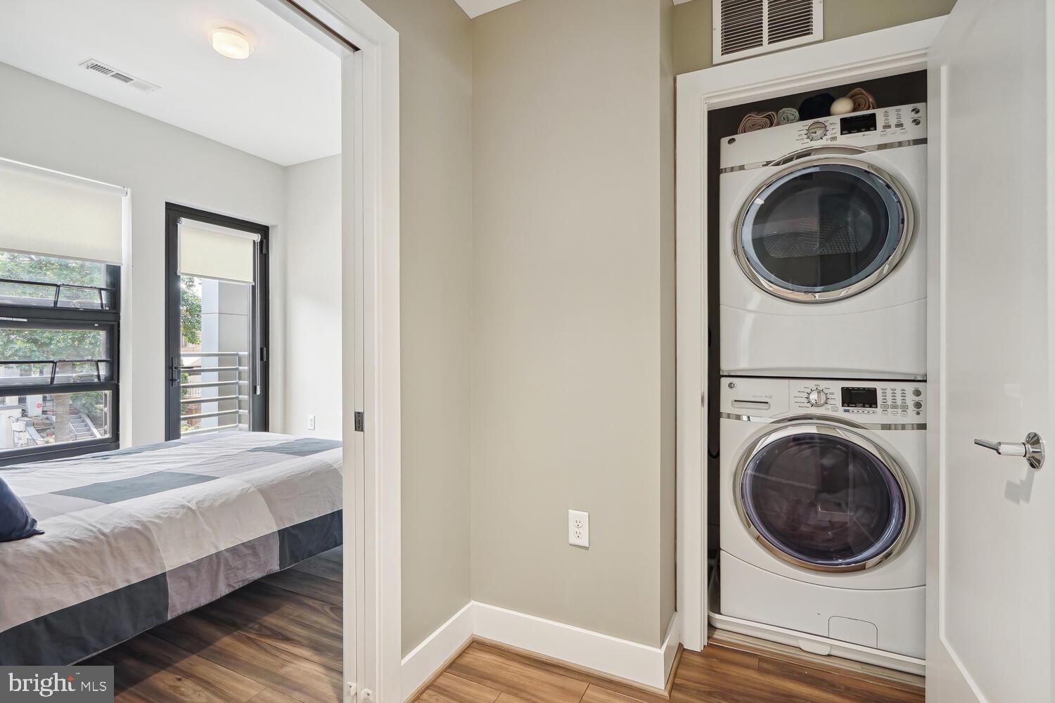 1111 Orren STREET NE Unit: 201