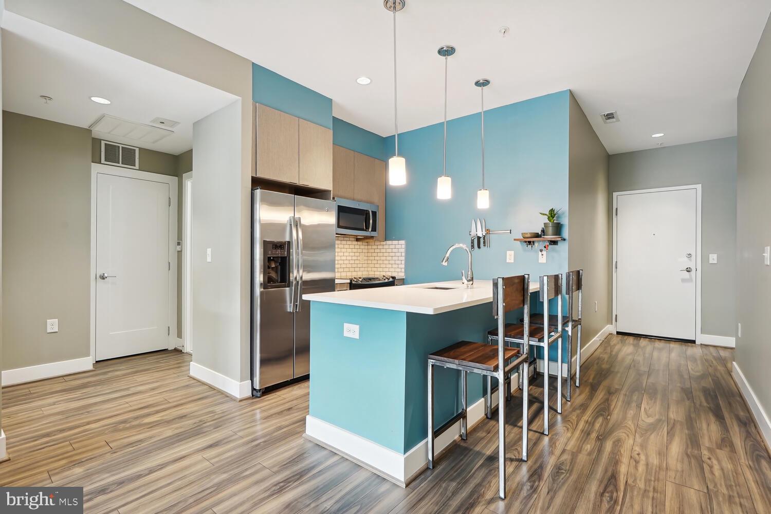 1111 Orren STREET NE Unit: 201