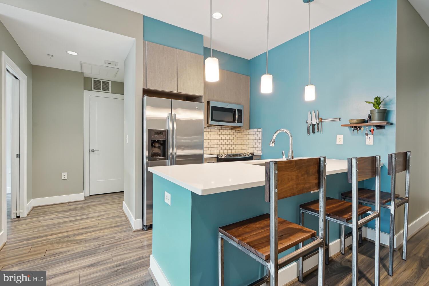 1111 Orren STREET NE Unit: 201