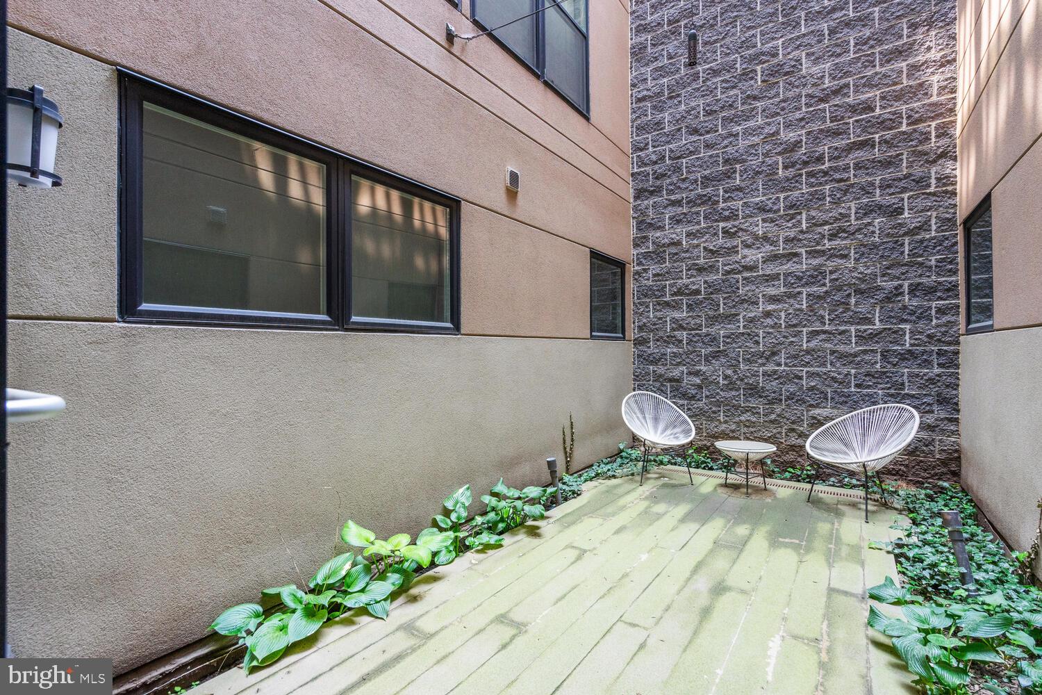 1111 Orren STREET NE Unit: 201