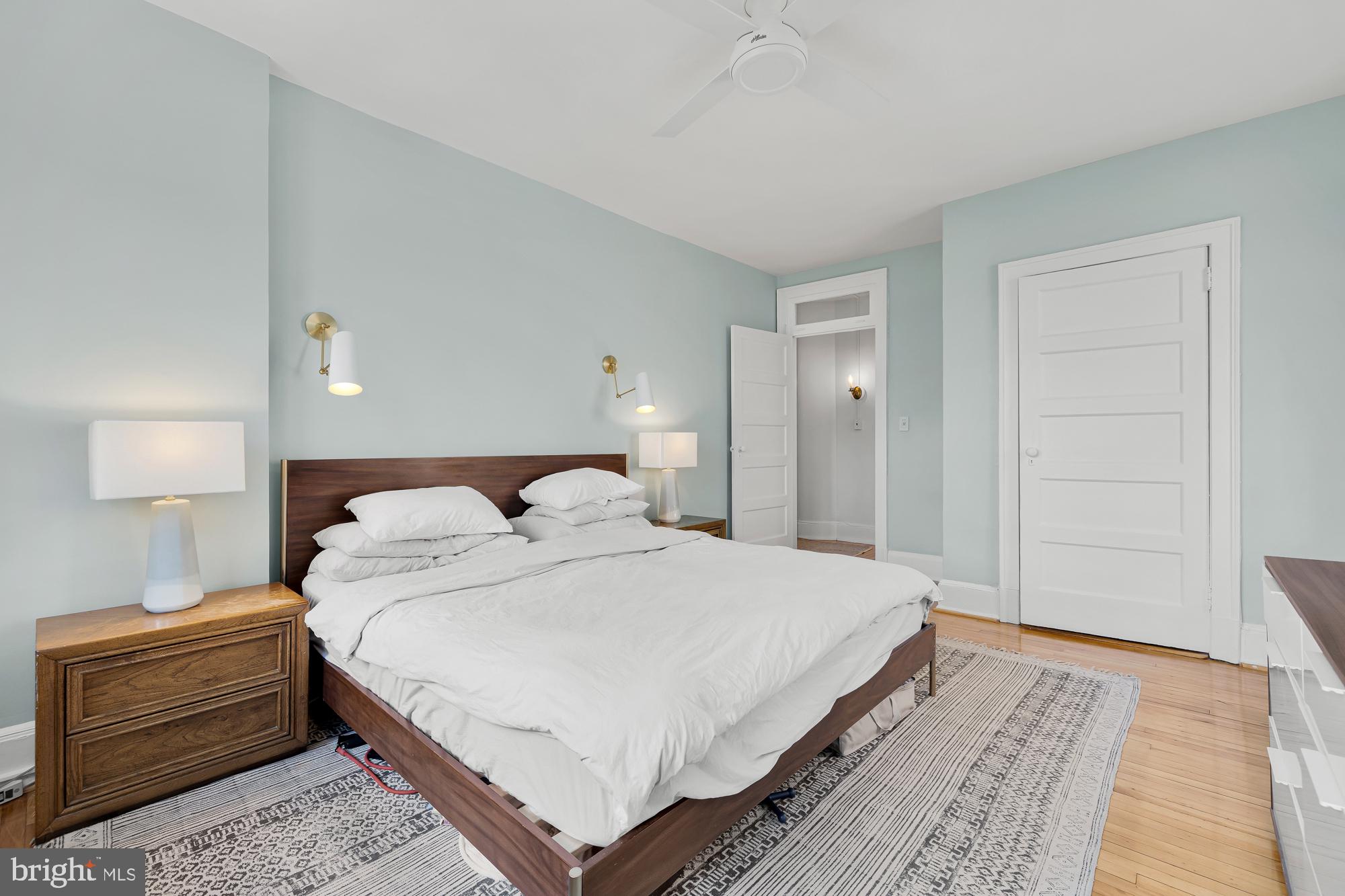 516 A St NE #303