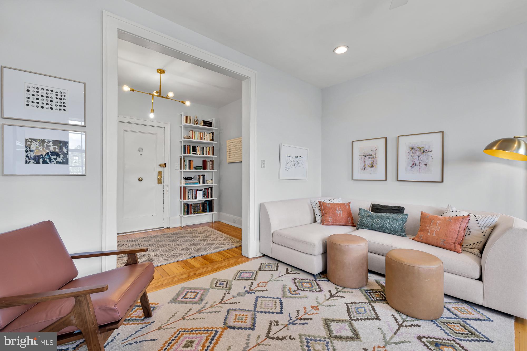516 A St NE #303