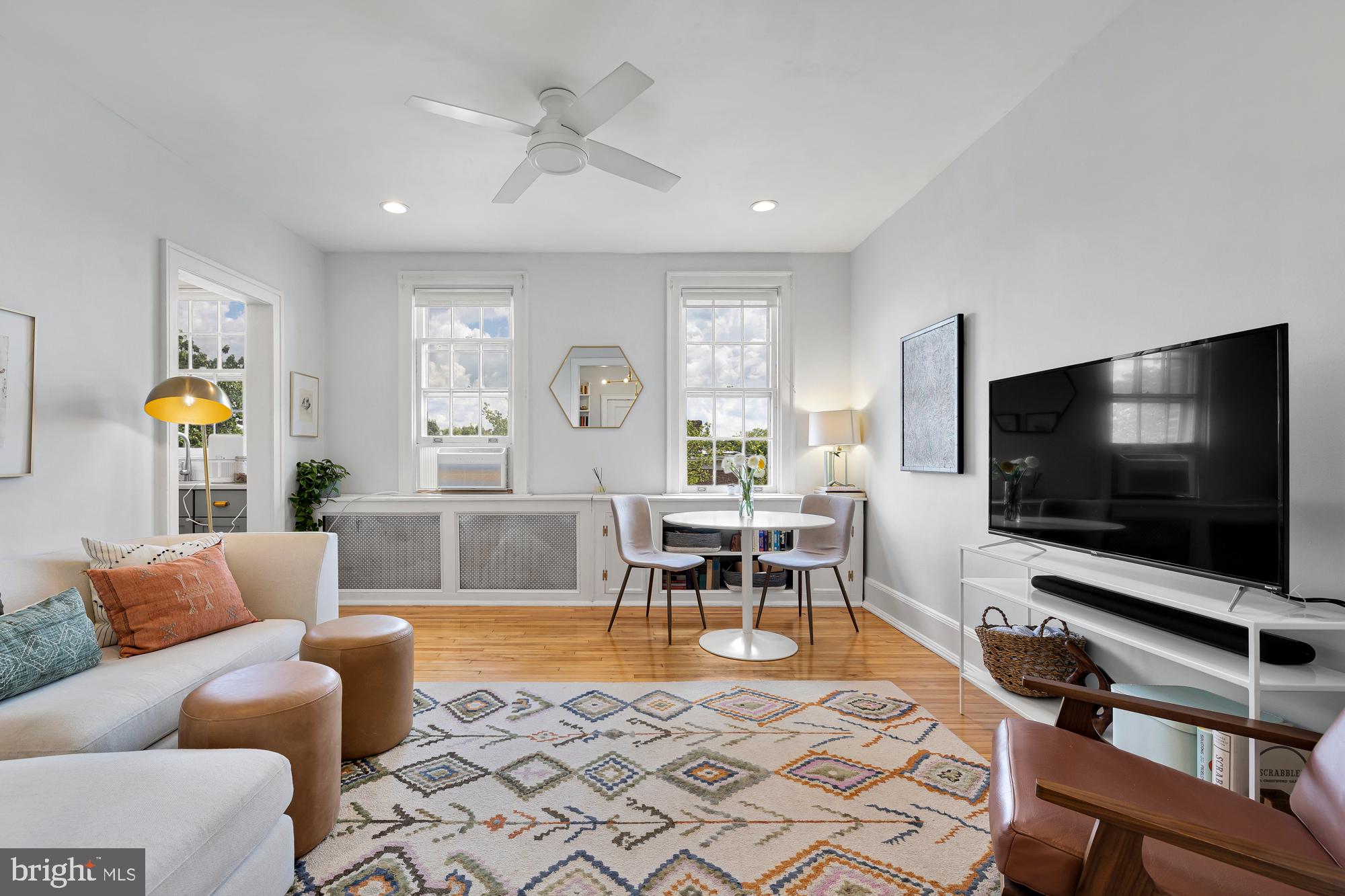 516 A St NE #303