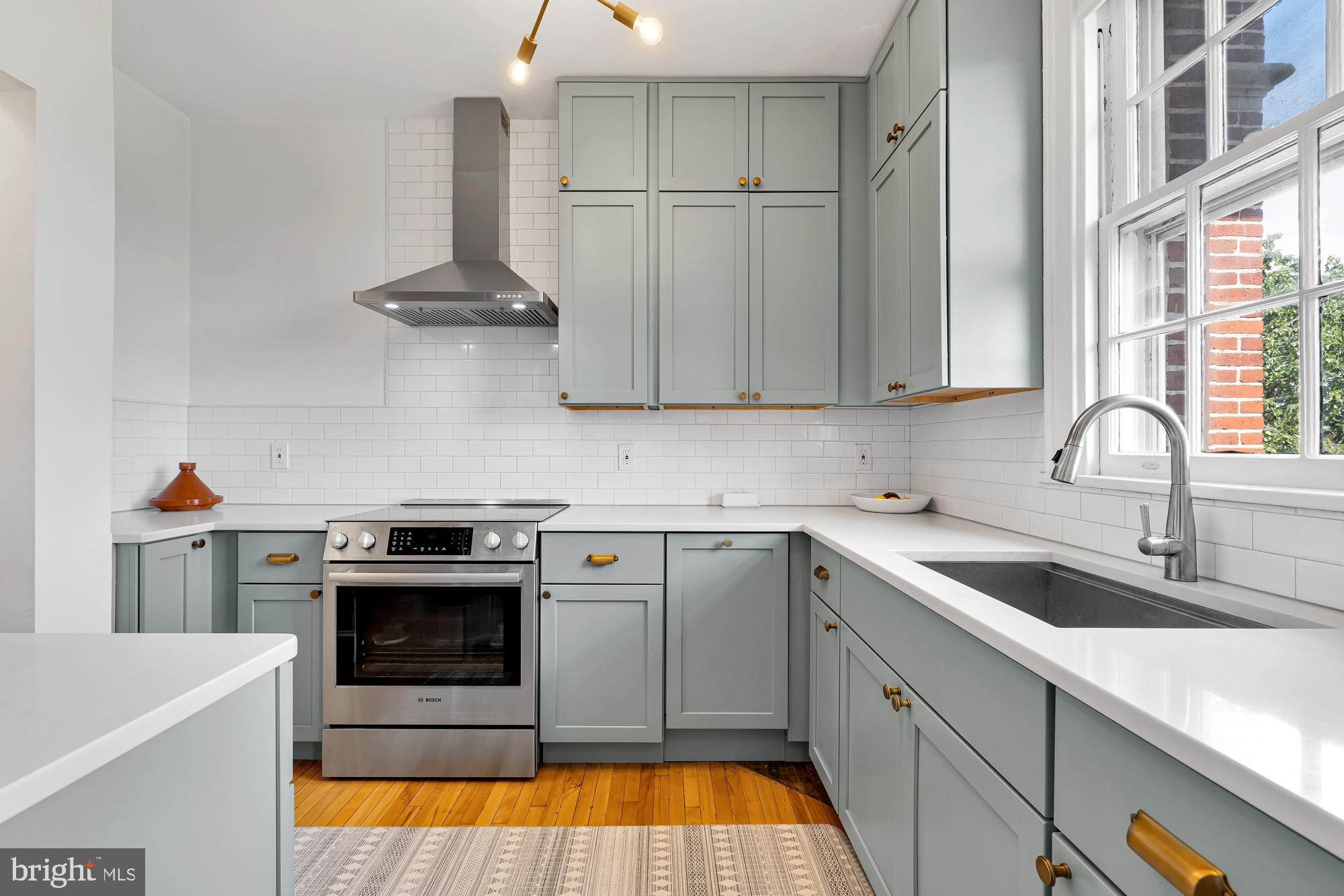 516 A St NE #303