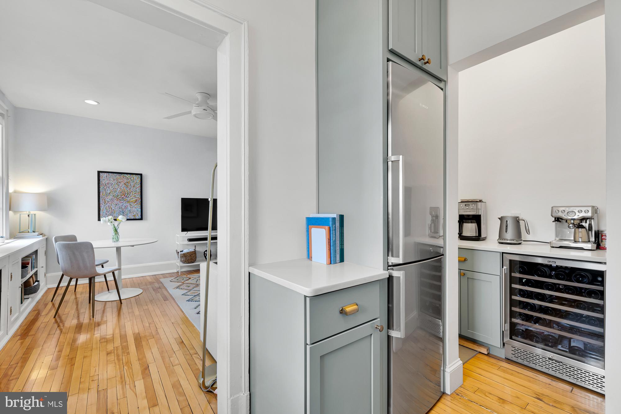 516 A St NE #303