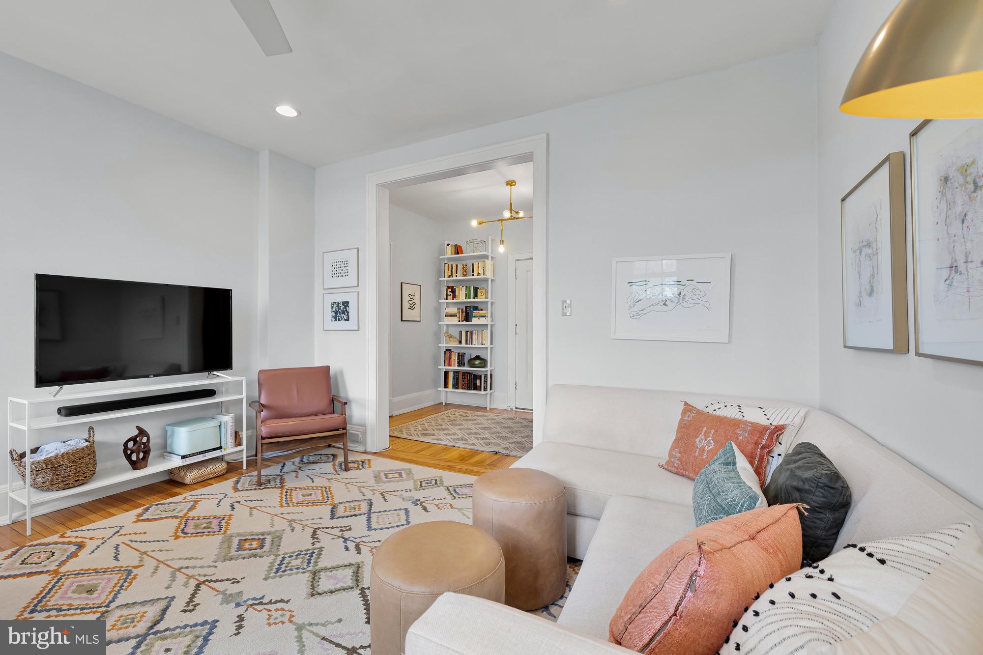516 A St NE #303