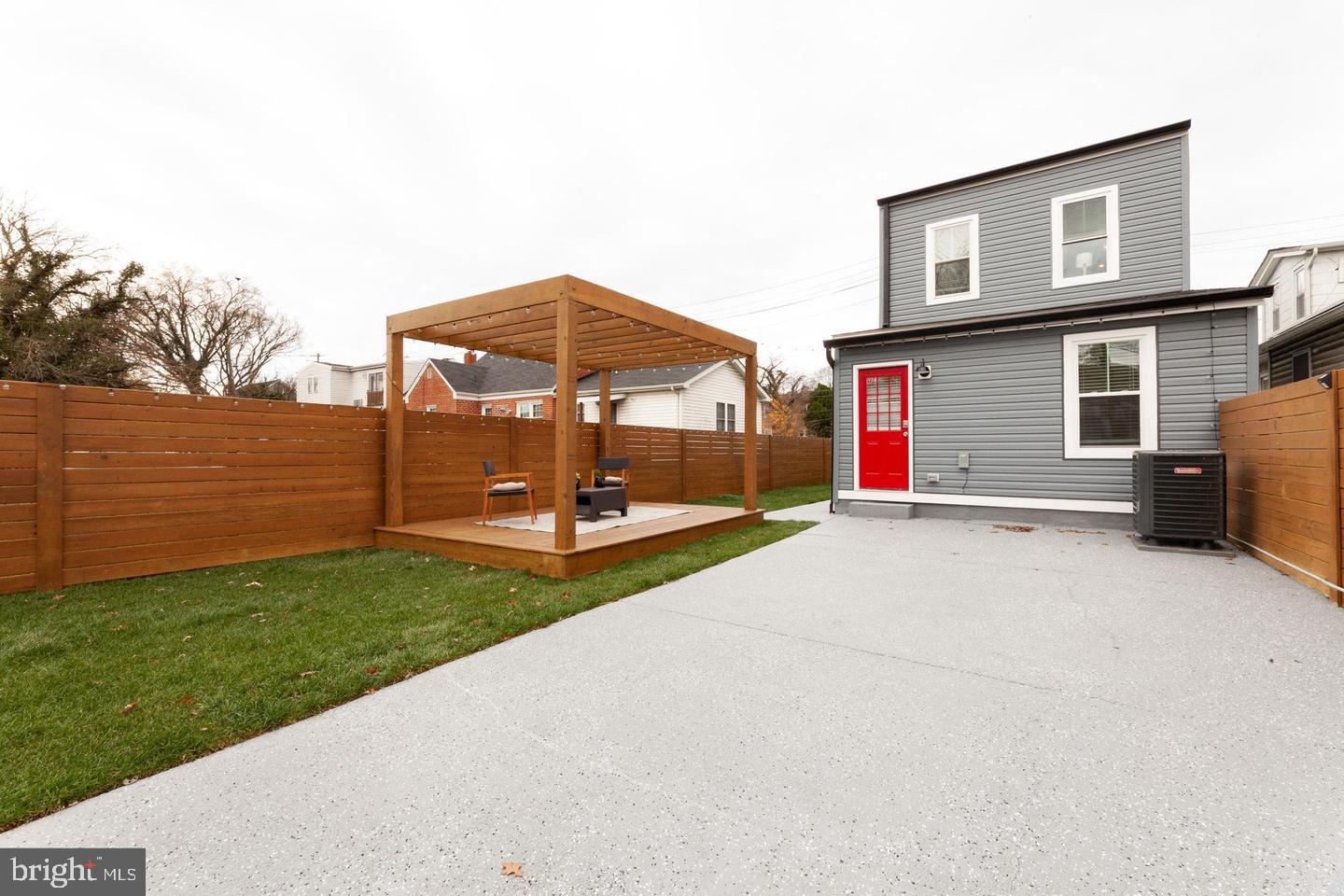 3020 7th STREET SE