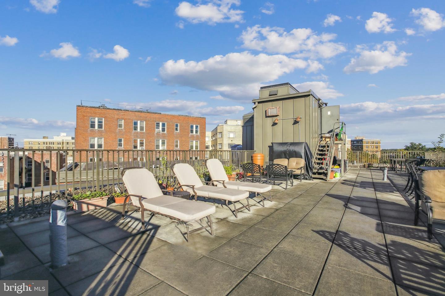 2100 19th STREET NW Unit: 404