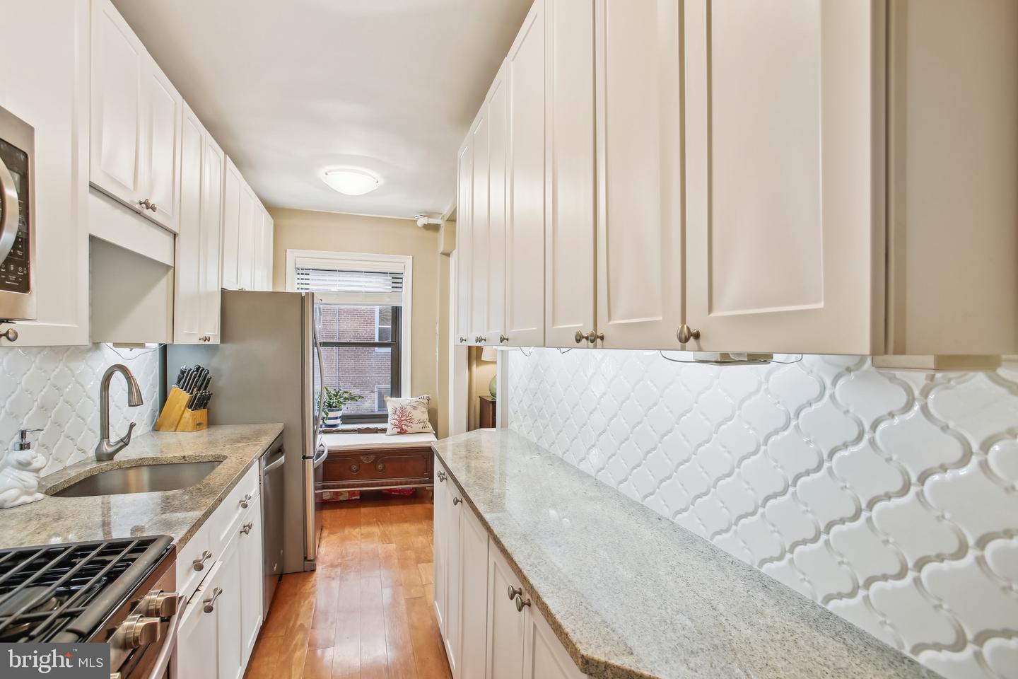 2100 19th STREET NW Unit: 404
