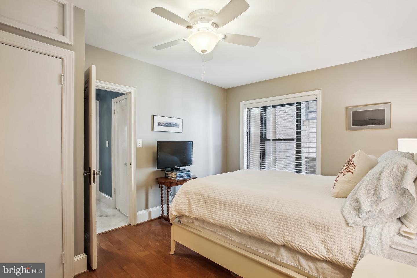 2100 19th STREET NW Unit: 404