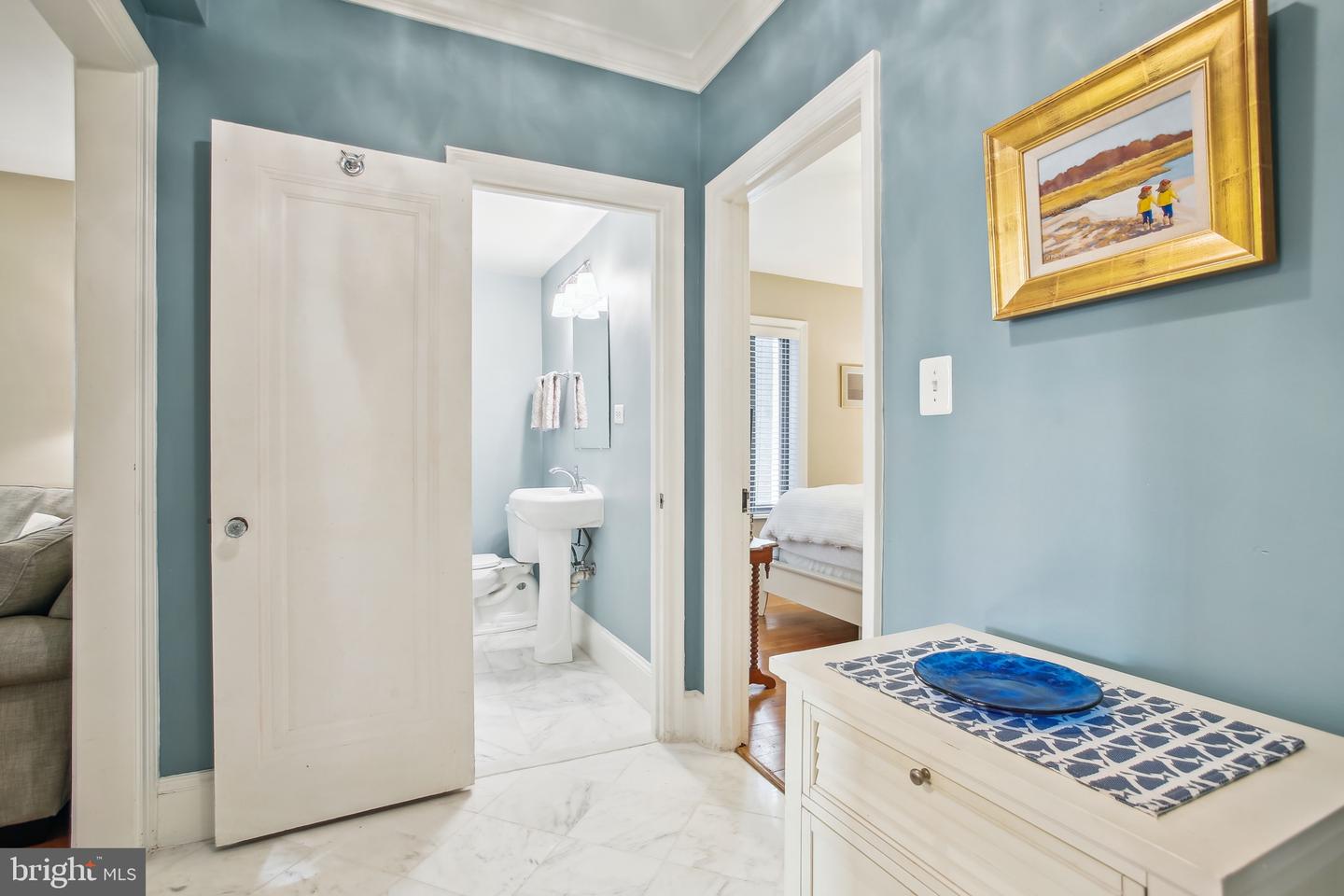 2100 19th STREET NW Unit: 404