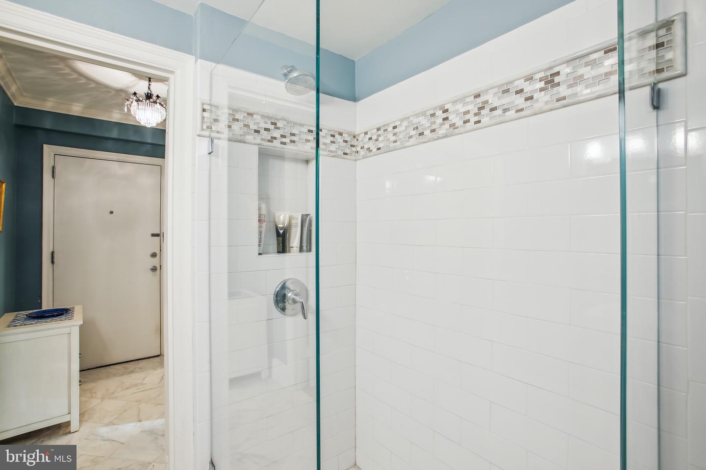 2100 19th STREET NW Unit: 404