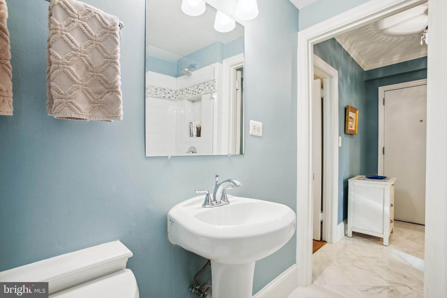 2100 19th STREET NW Unit: 404