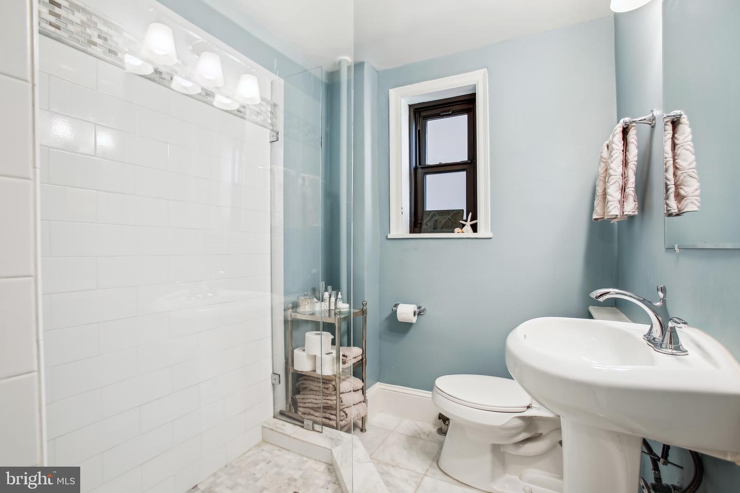 2100 19th STREET NW Unit: 404