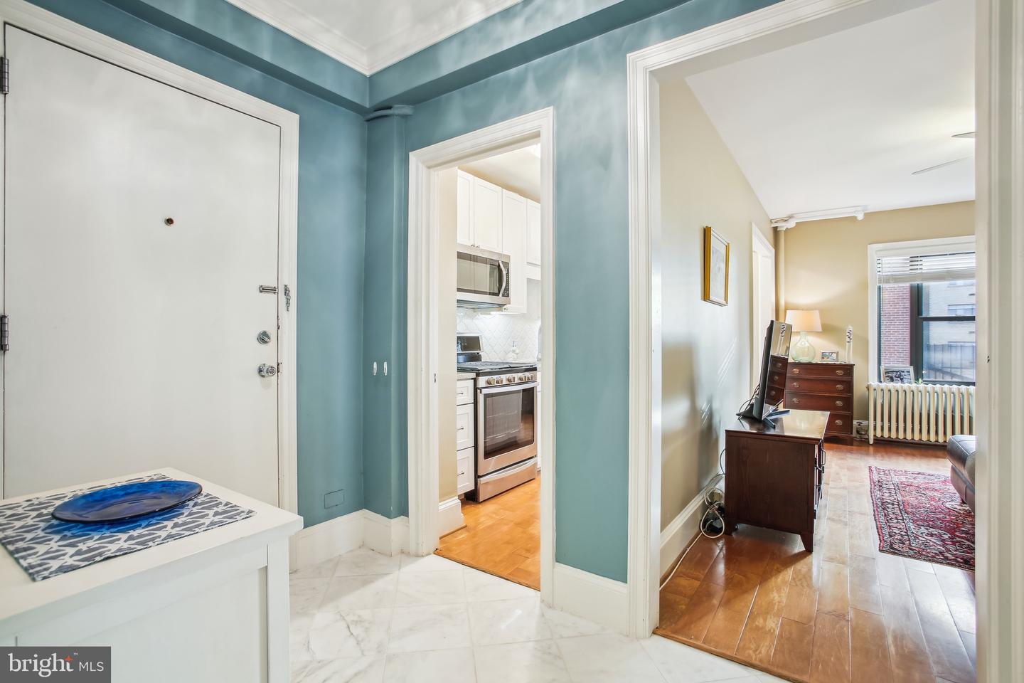 2100 19th STREET NW Unit: 404