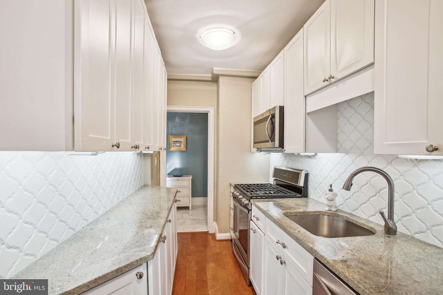 2100 19th STREET NW Unit: 404
