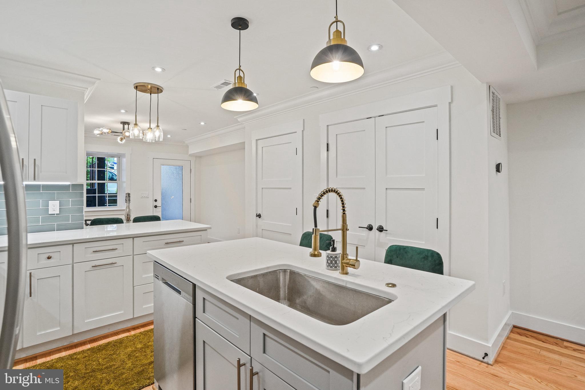 826 Varnum STREET NW Unit: 1