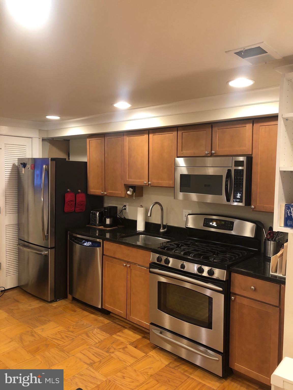 703 6th STREET NW Unit: 1