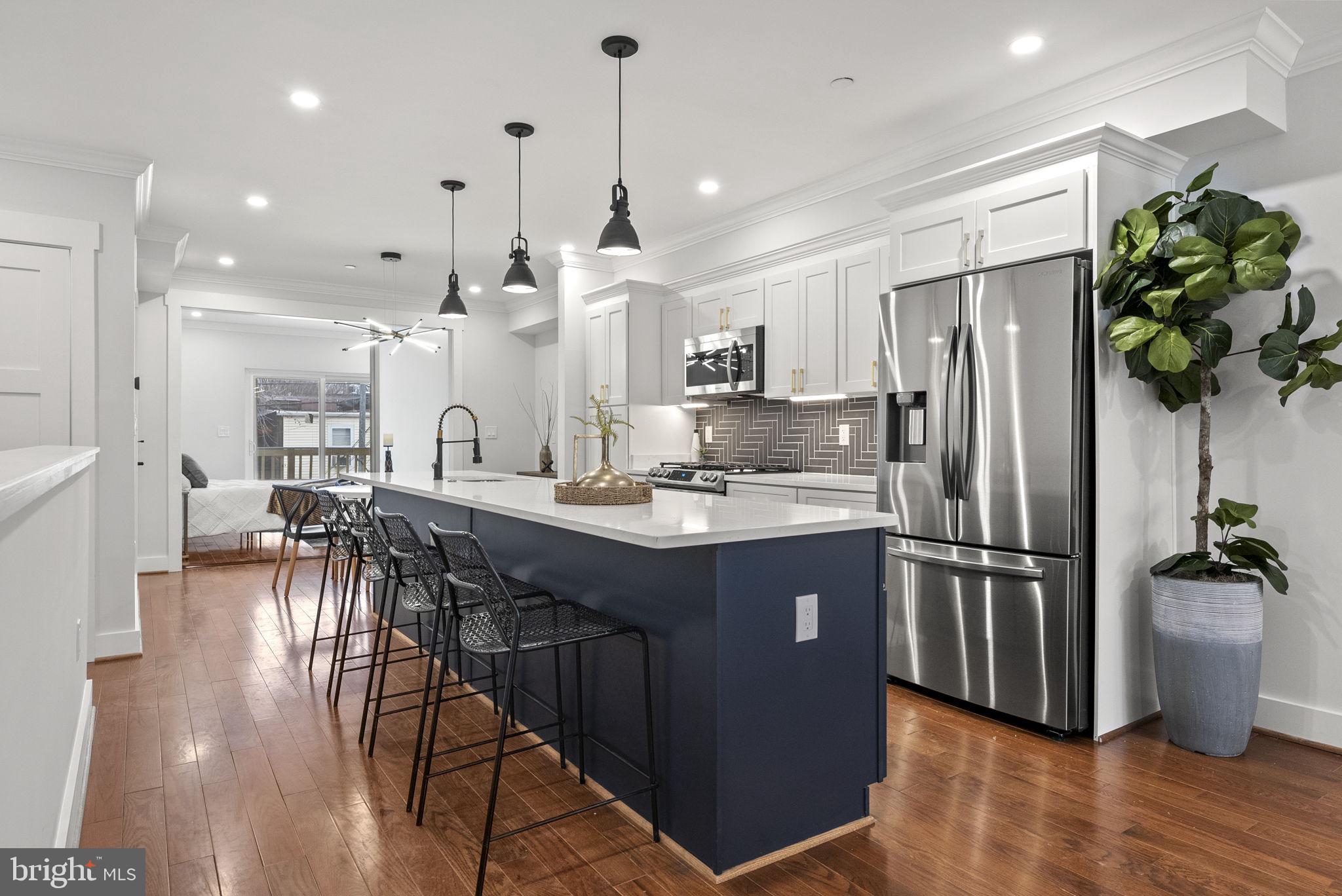 1242 Meigs PLACE NE Unit: 2