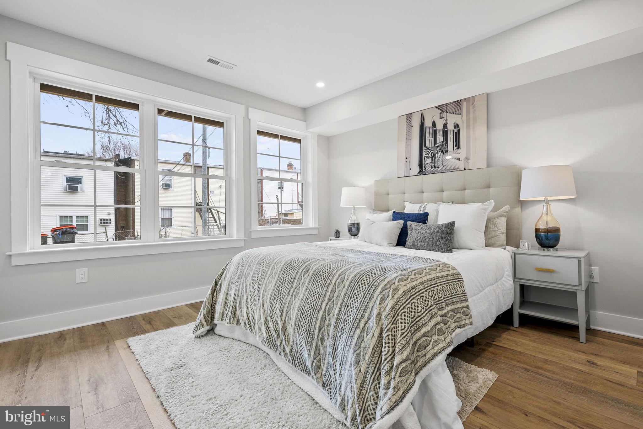 1242 Meigs PLACE NE Unit: 2