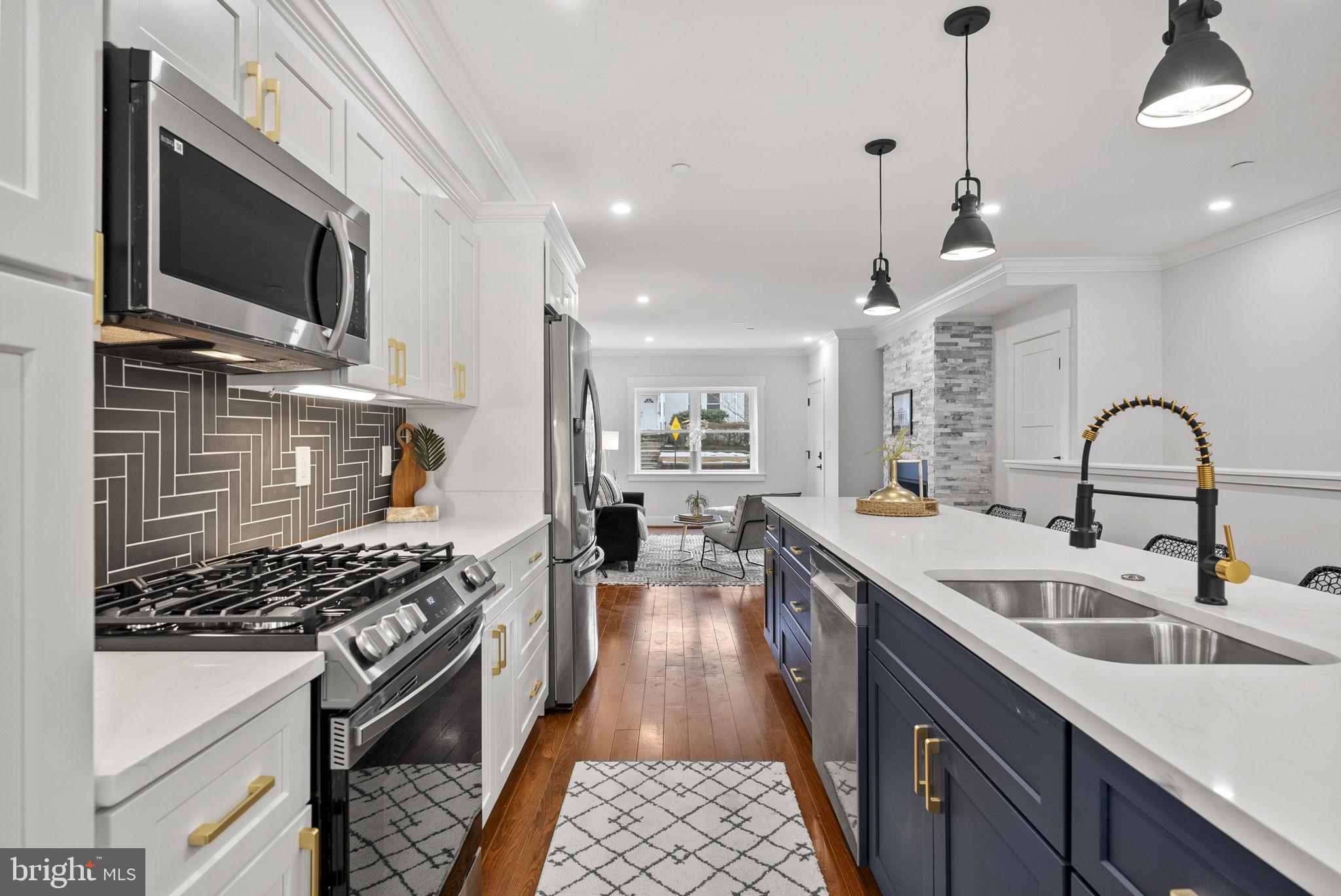 1242 Meigs PLACE NE Unit: 2