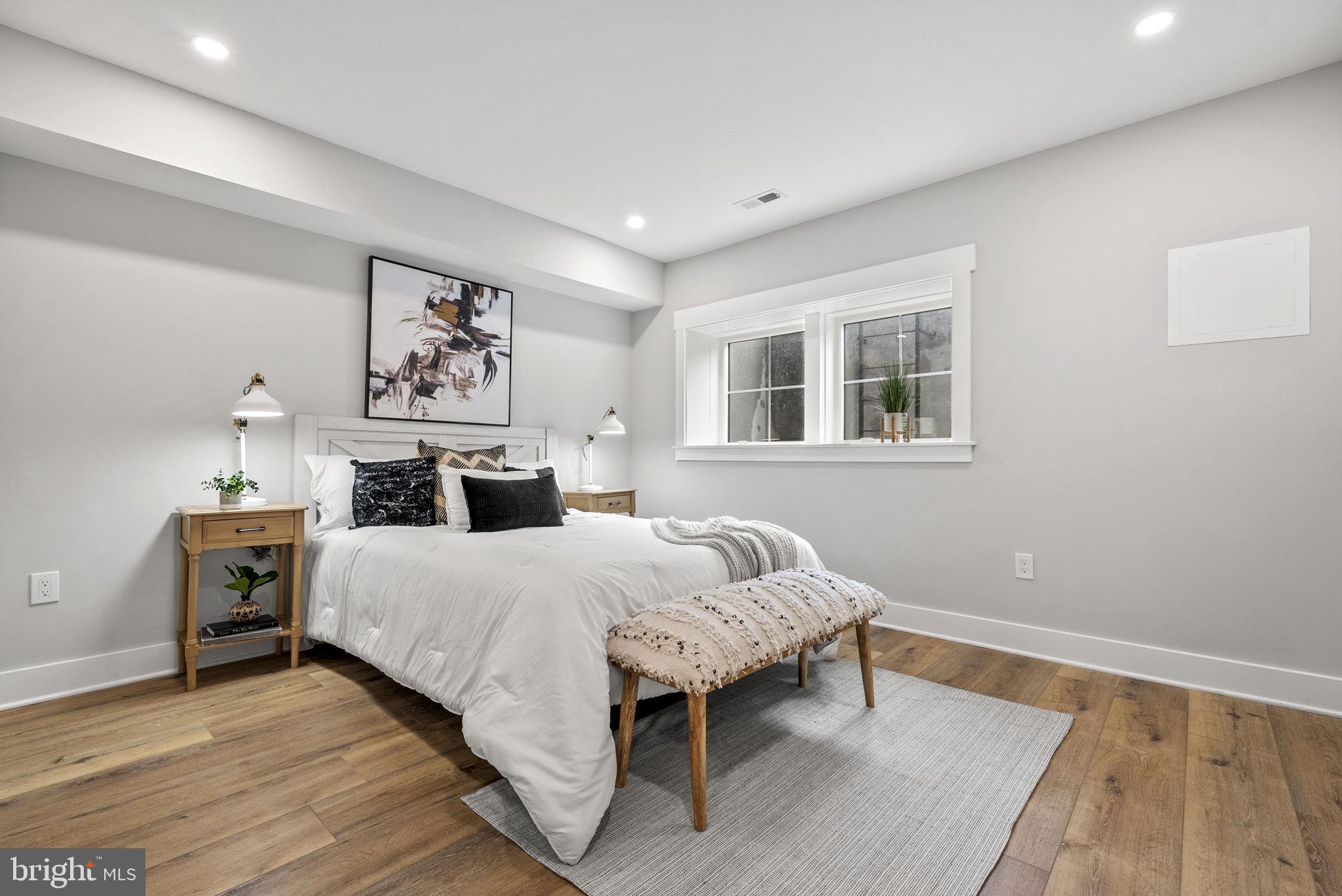 1242 Meigs PLACE NE Unit: 2