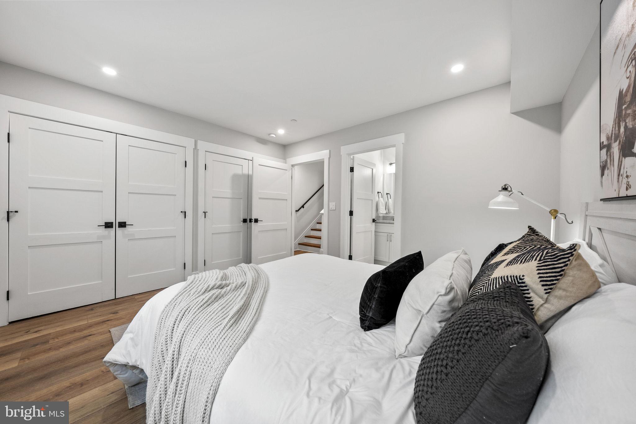 1242 Meigs PLACE NE Unit: 2