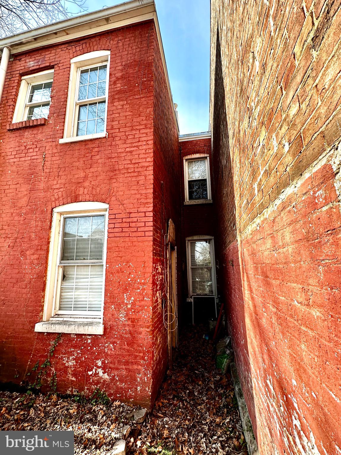 246 14th St SE