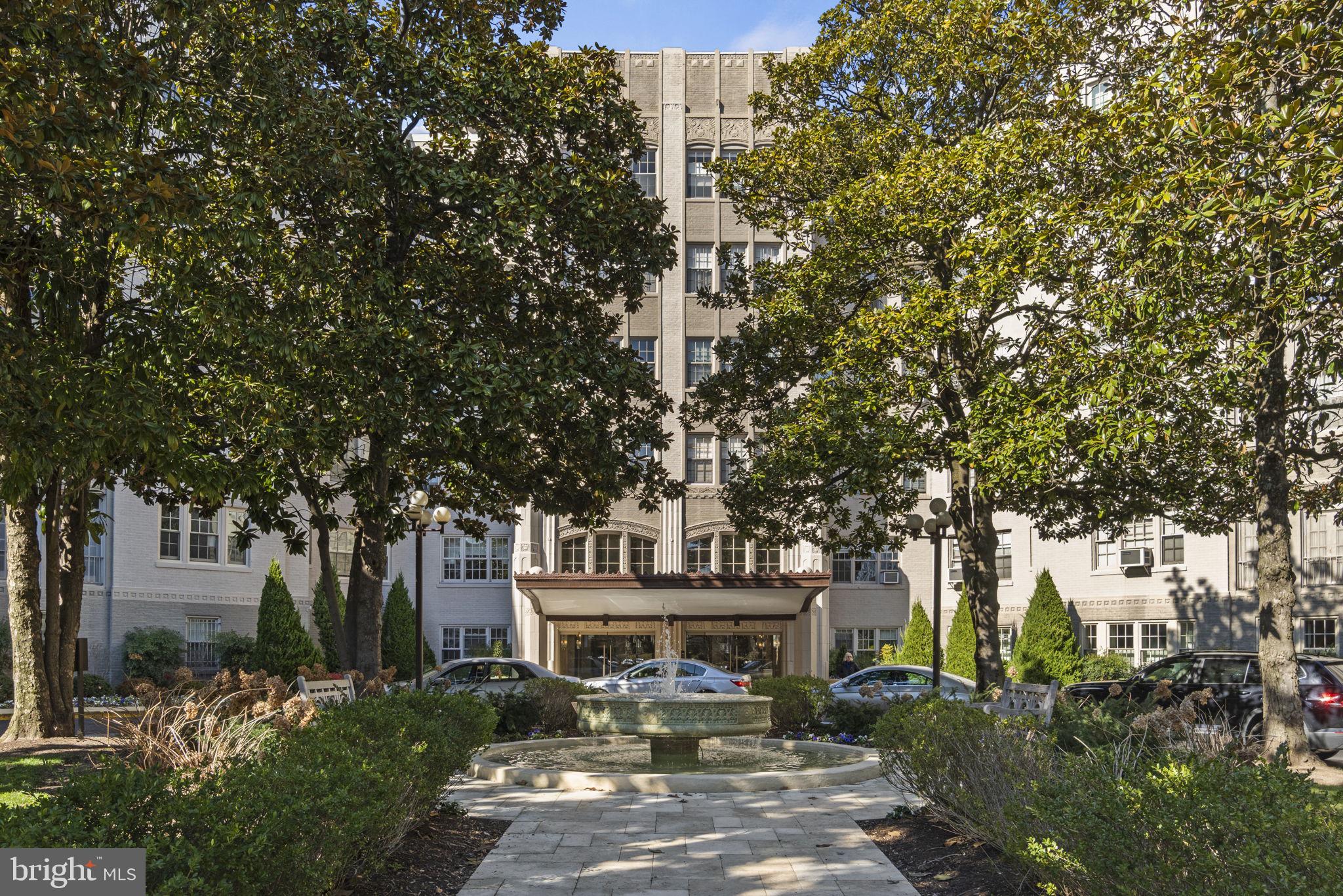 2737 Devonshire Pl NW #222