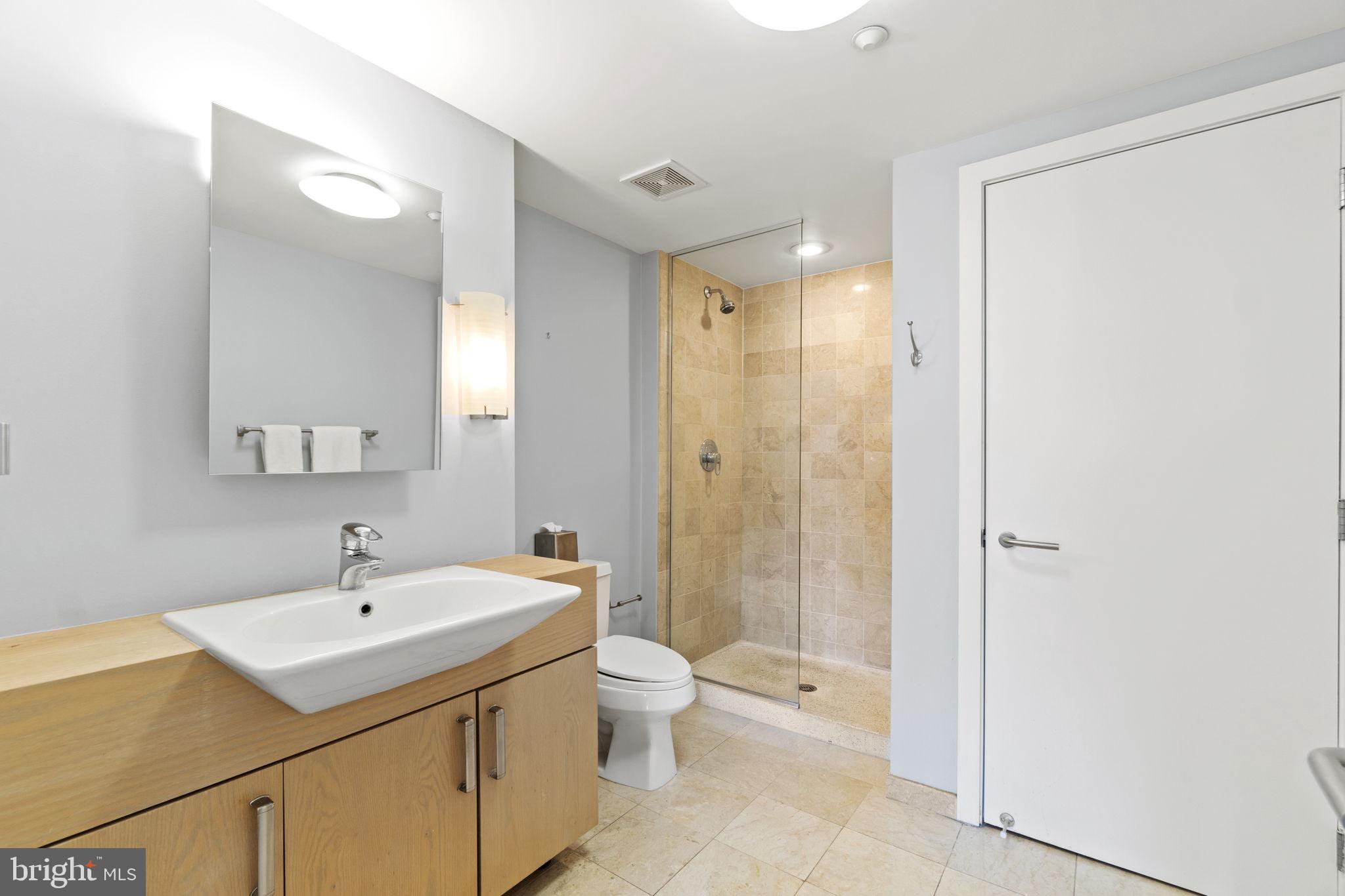 1390 V St NW #212