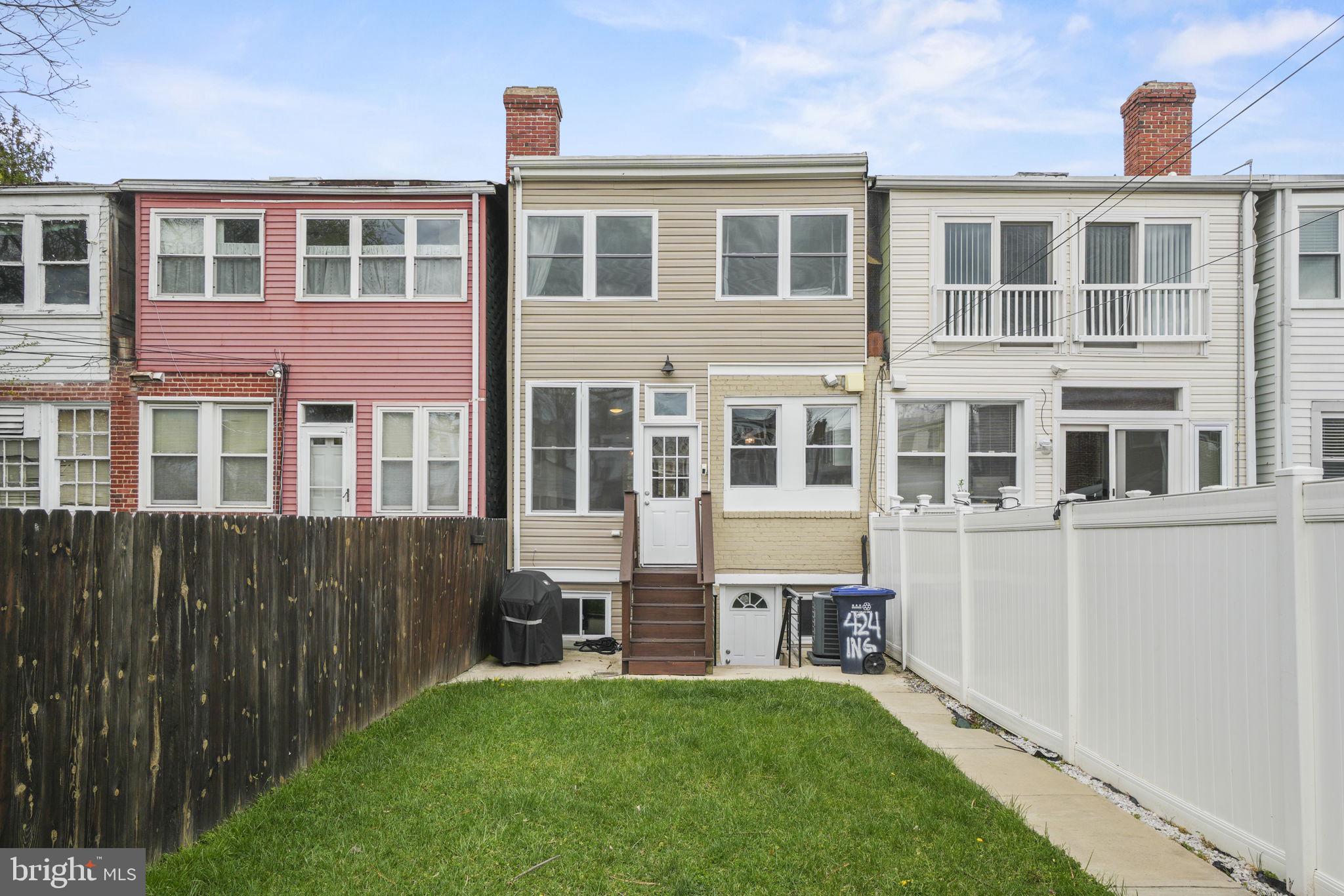 424 Ingraham St NW