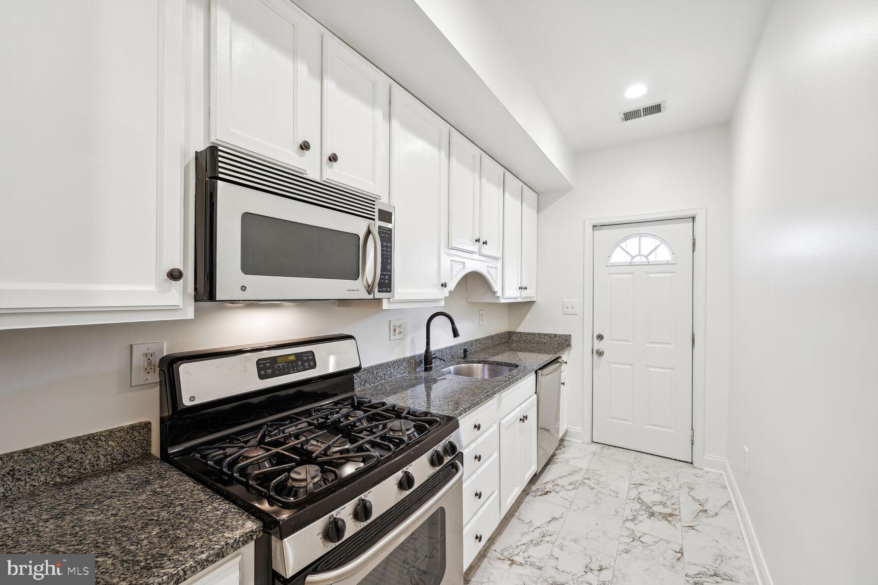 35 Todd Pl NE #1