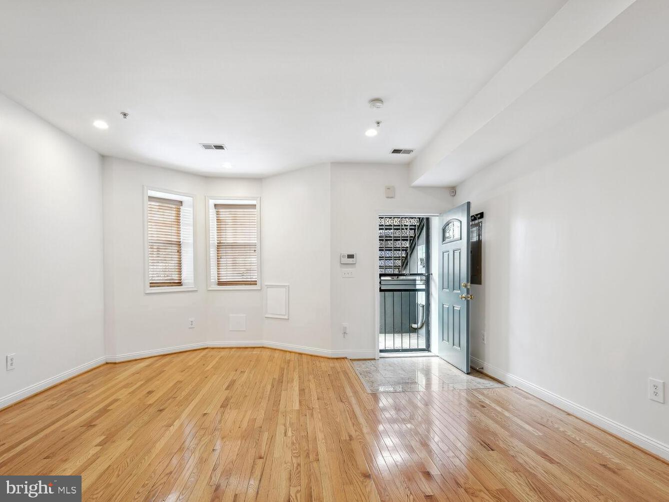 35 Todd Pl NE #1