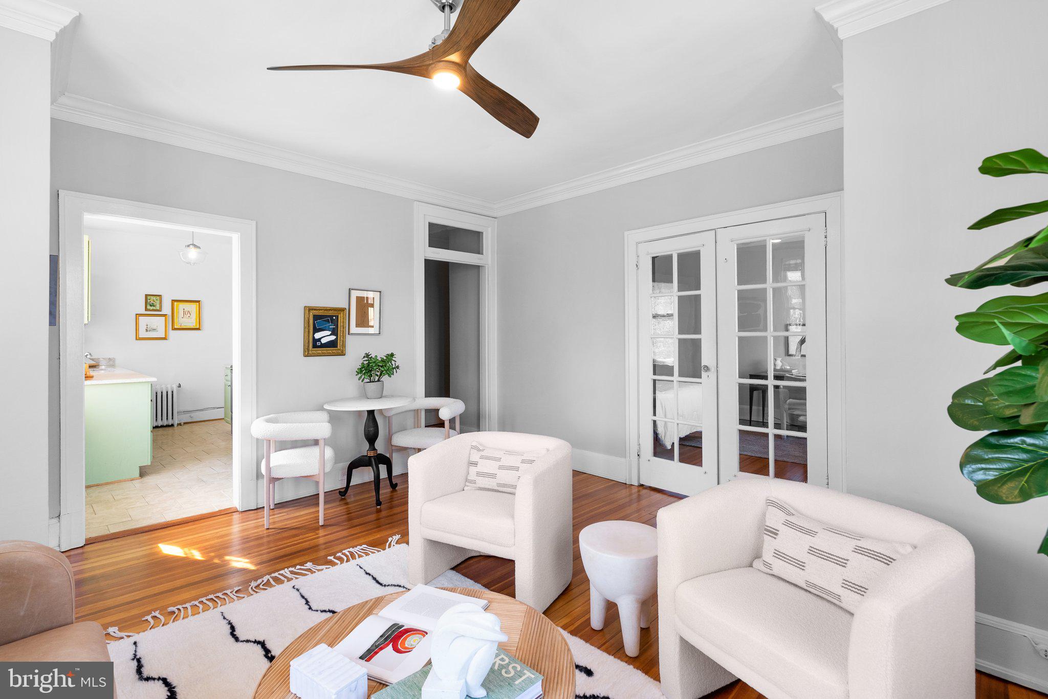 516 A St NE #201