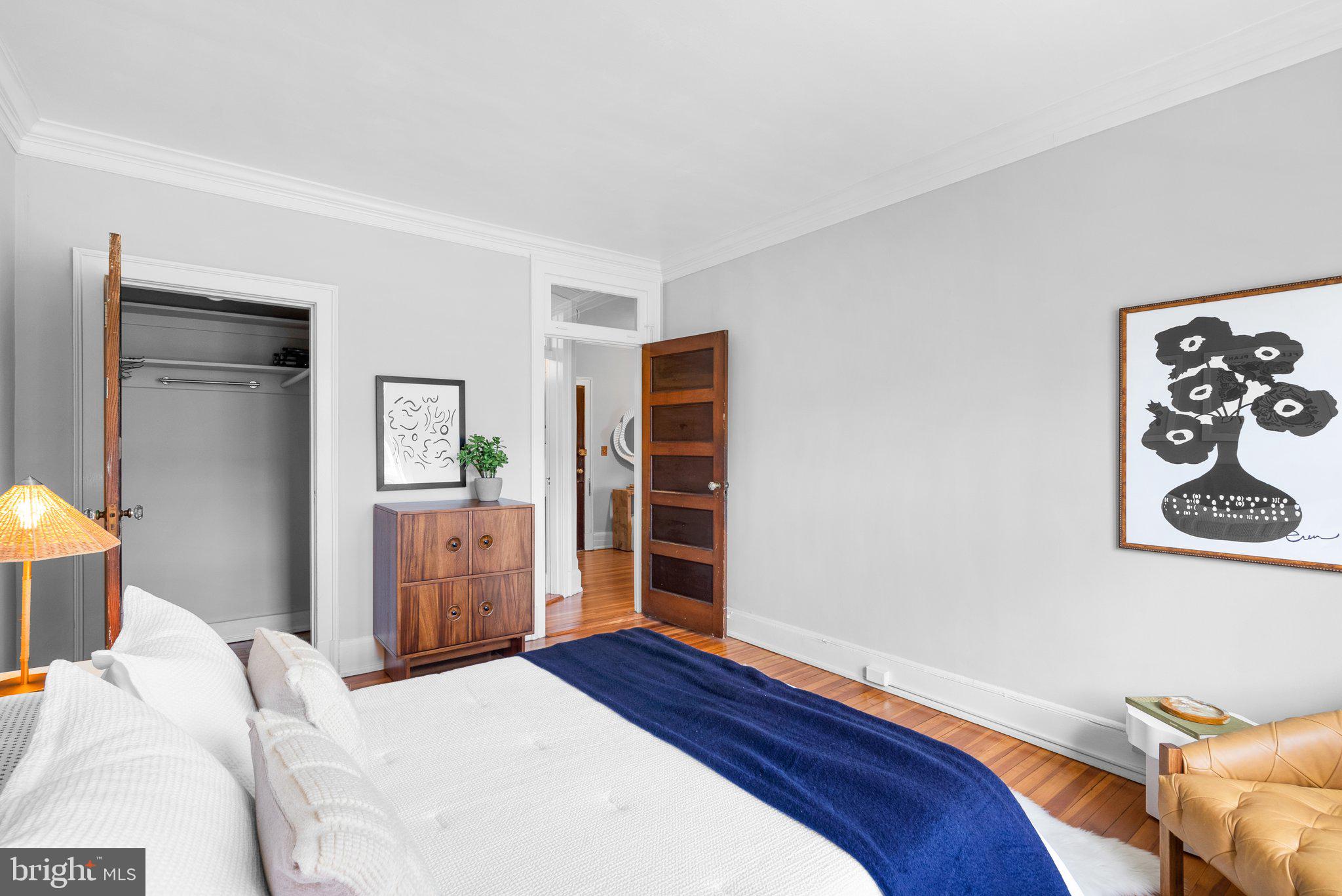 516 A St NE #201