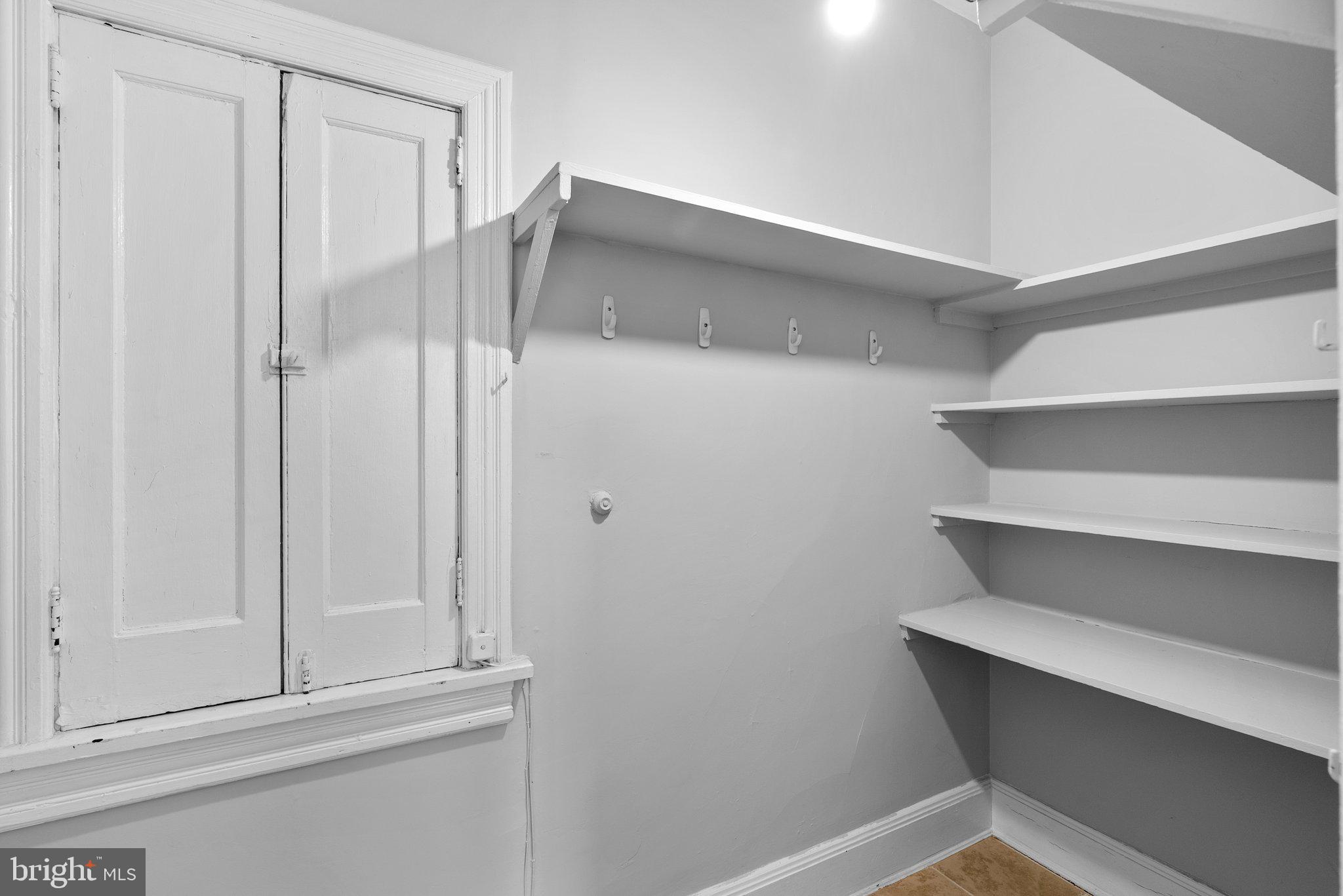 516 A St NE #201