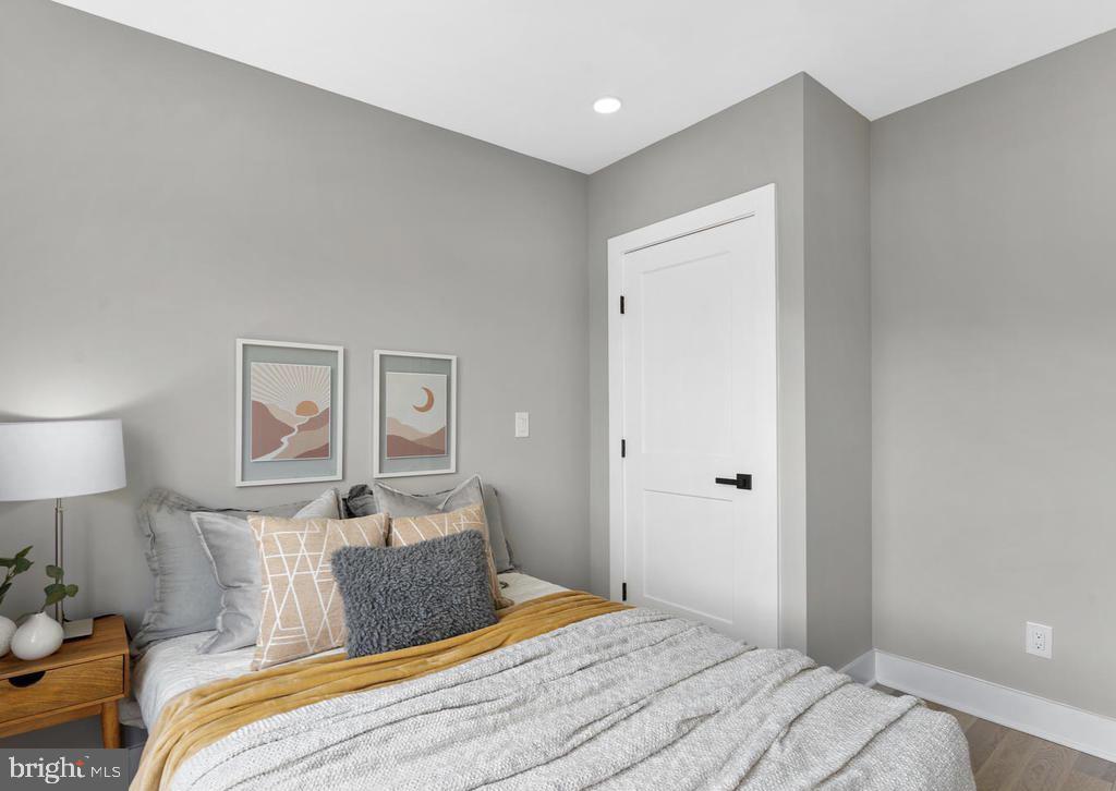 1117 Staples NE #2
