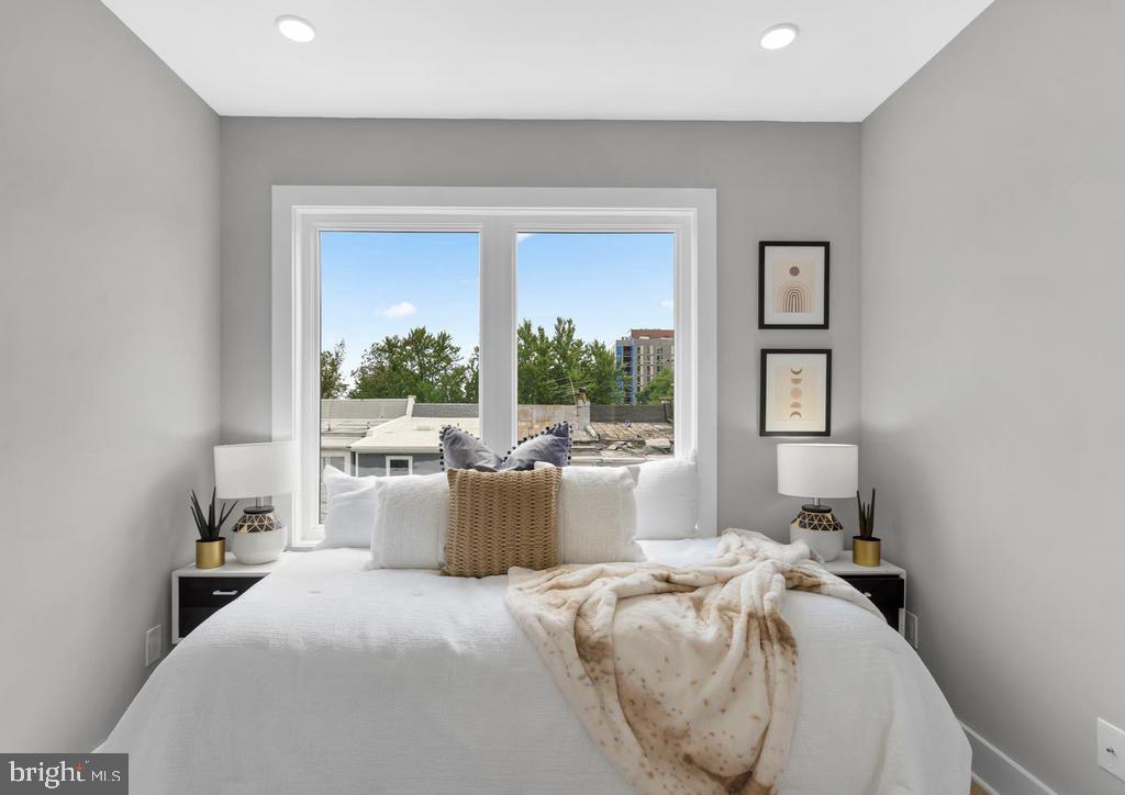 1117 Staples NE #2