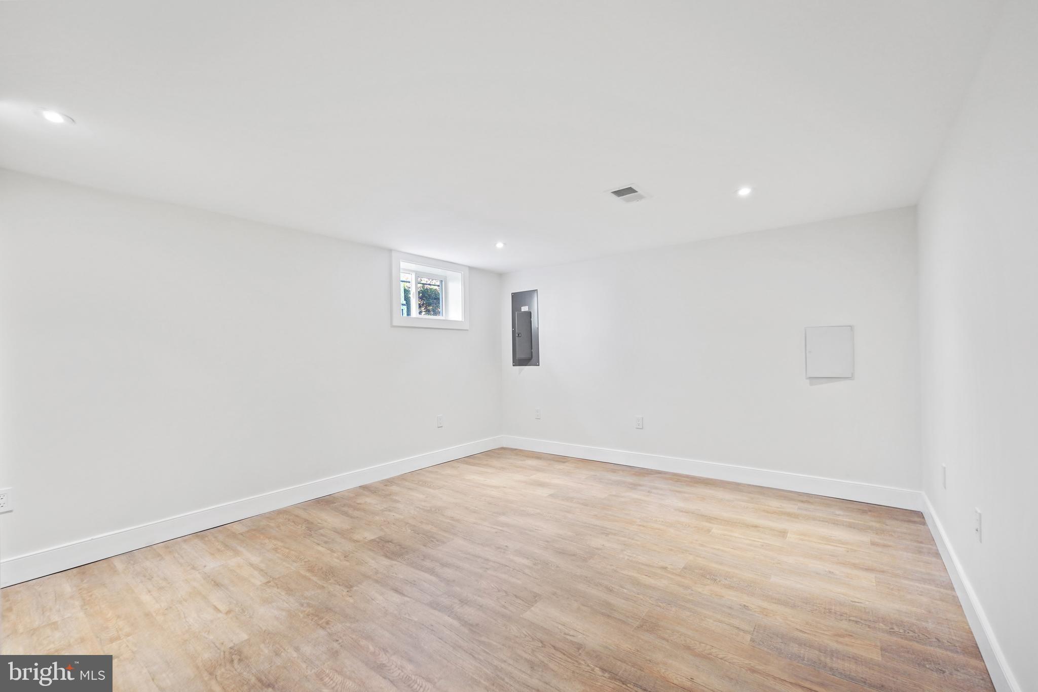 2207 Rand Pl NE