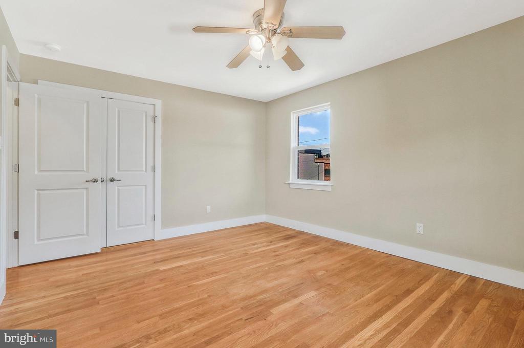 907 Euclid St NW #203
