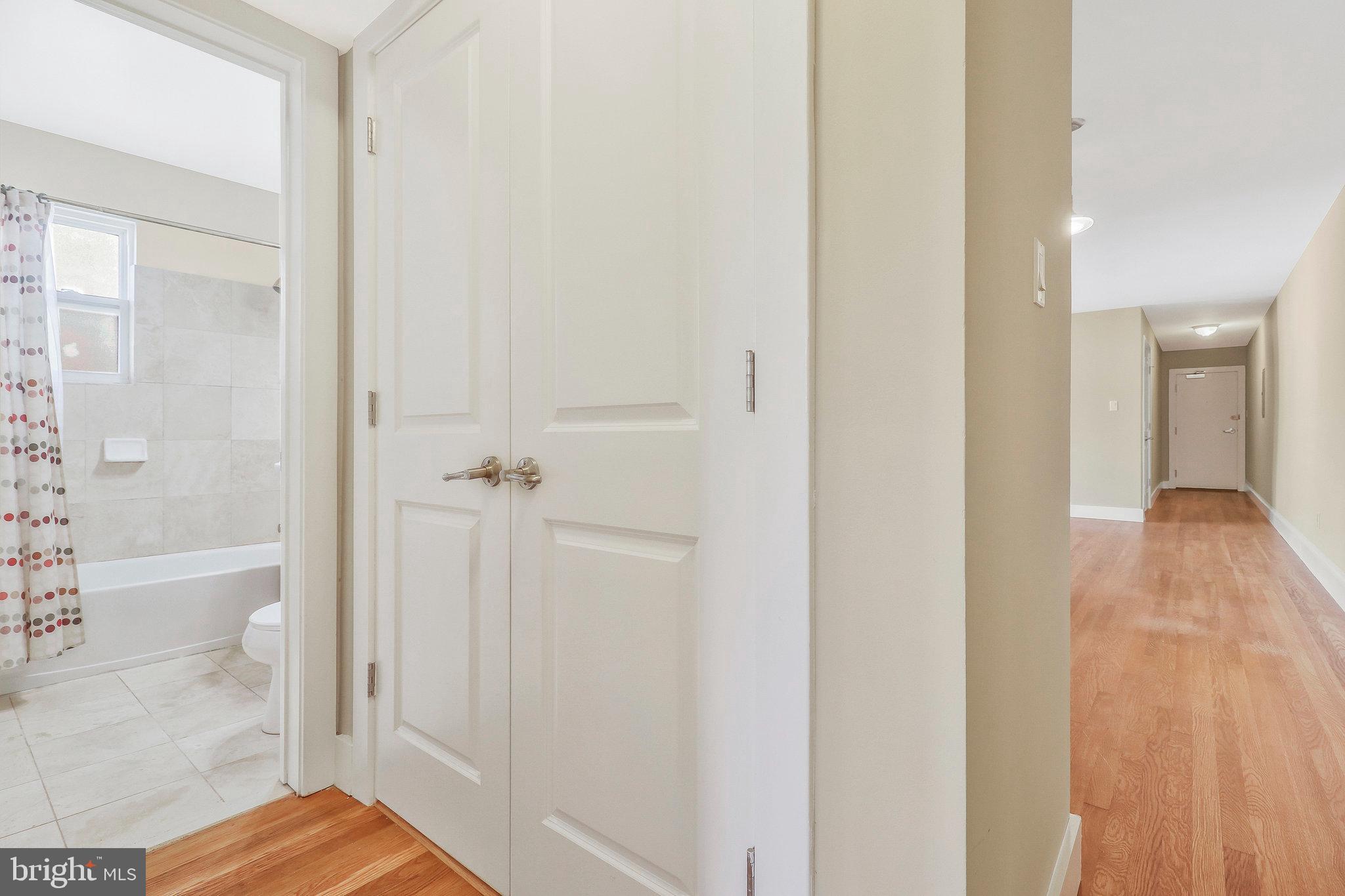 907 Euclid St NW #203