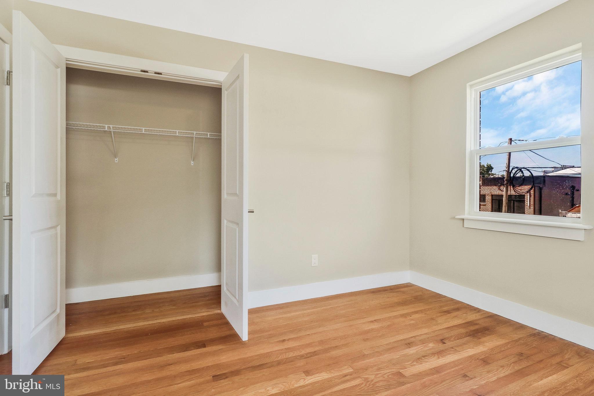907 Euclid St NW #203