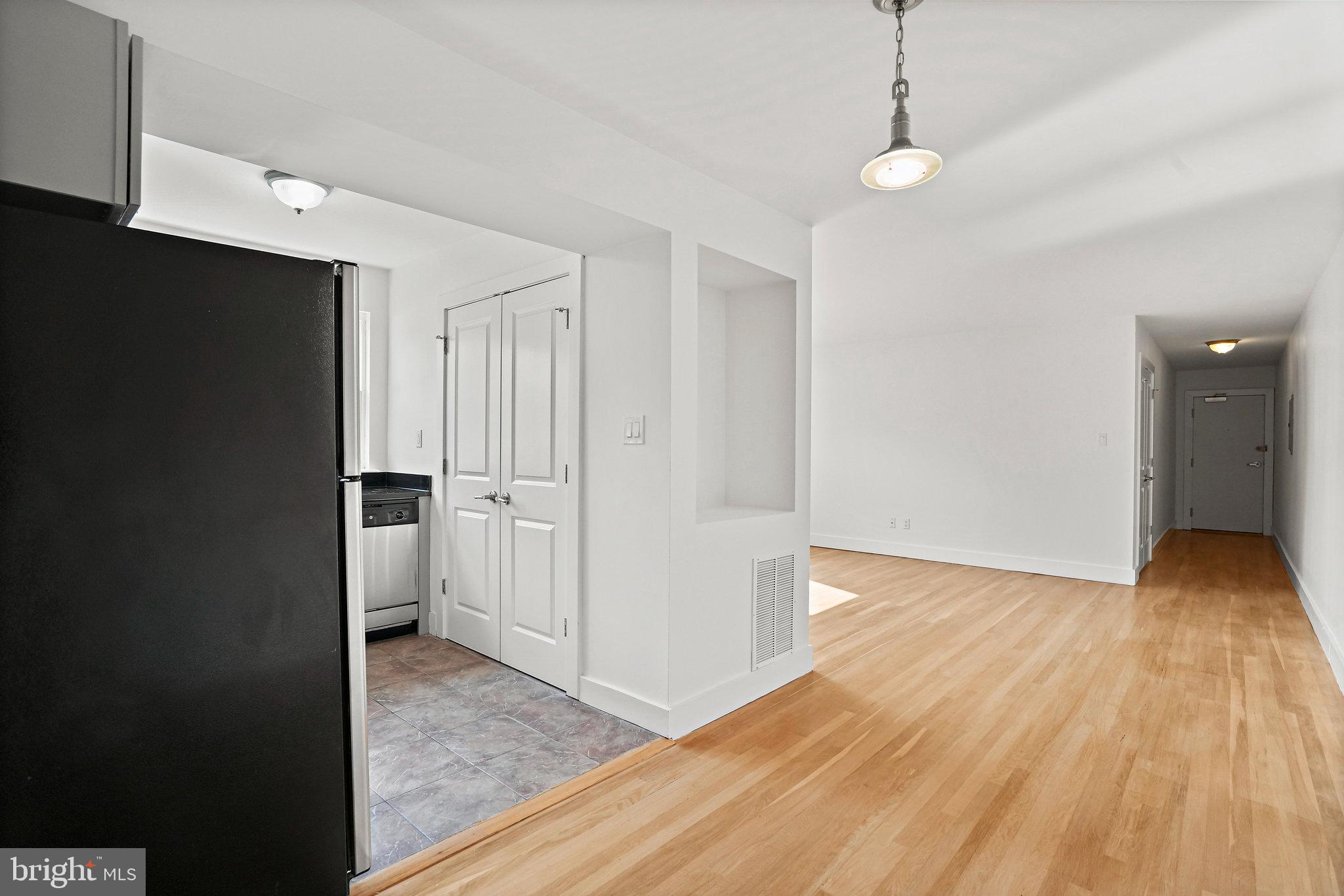 907 Euclid St NW #203