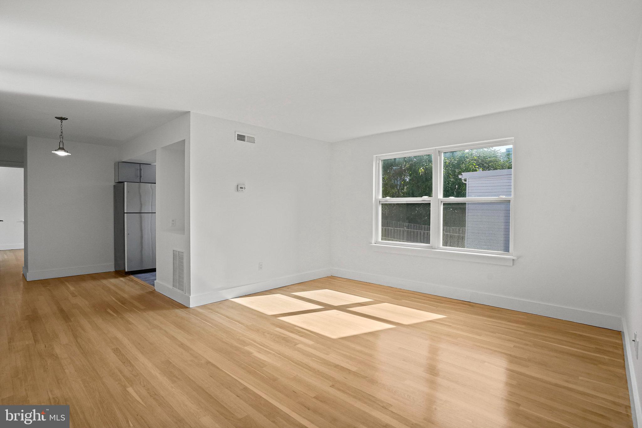 907 Euclid St NW #203