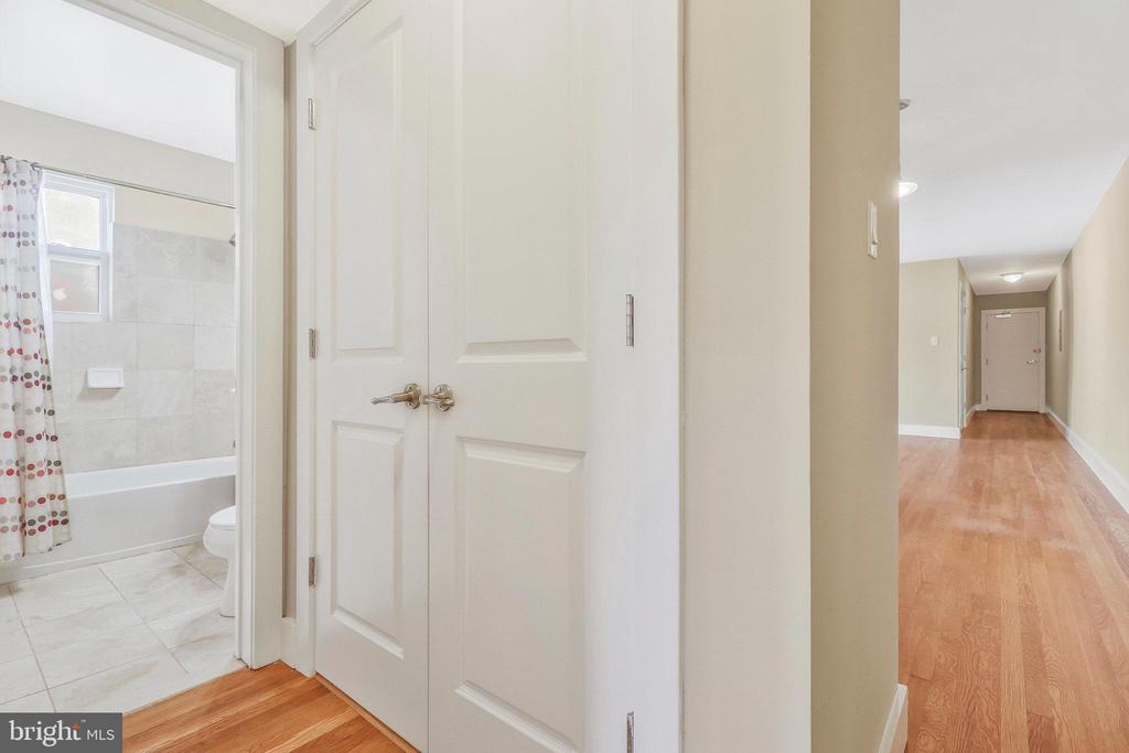 907 Euclid St NW #203