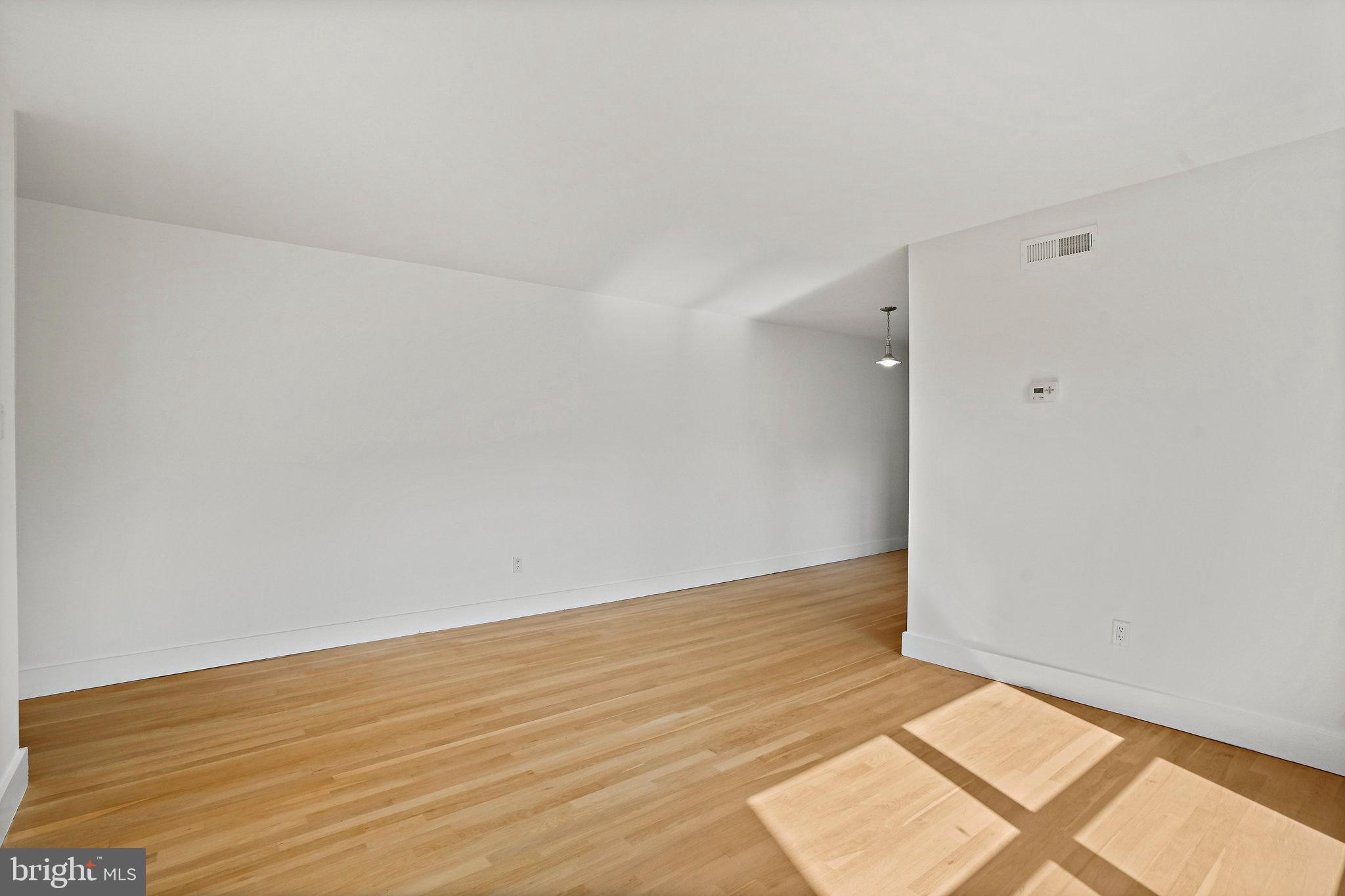 907 Euclid St NW #203