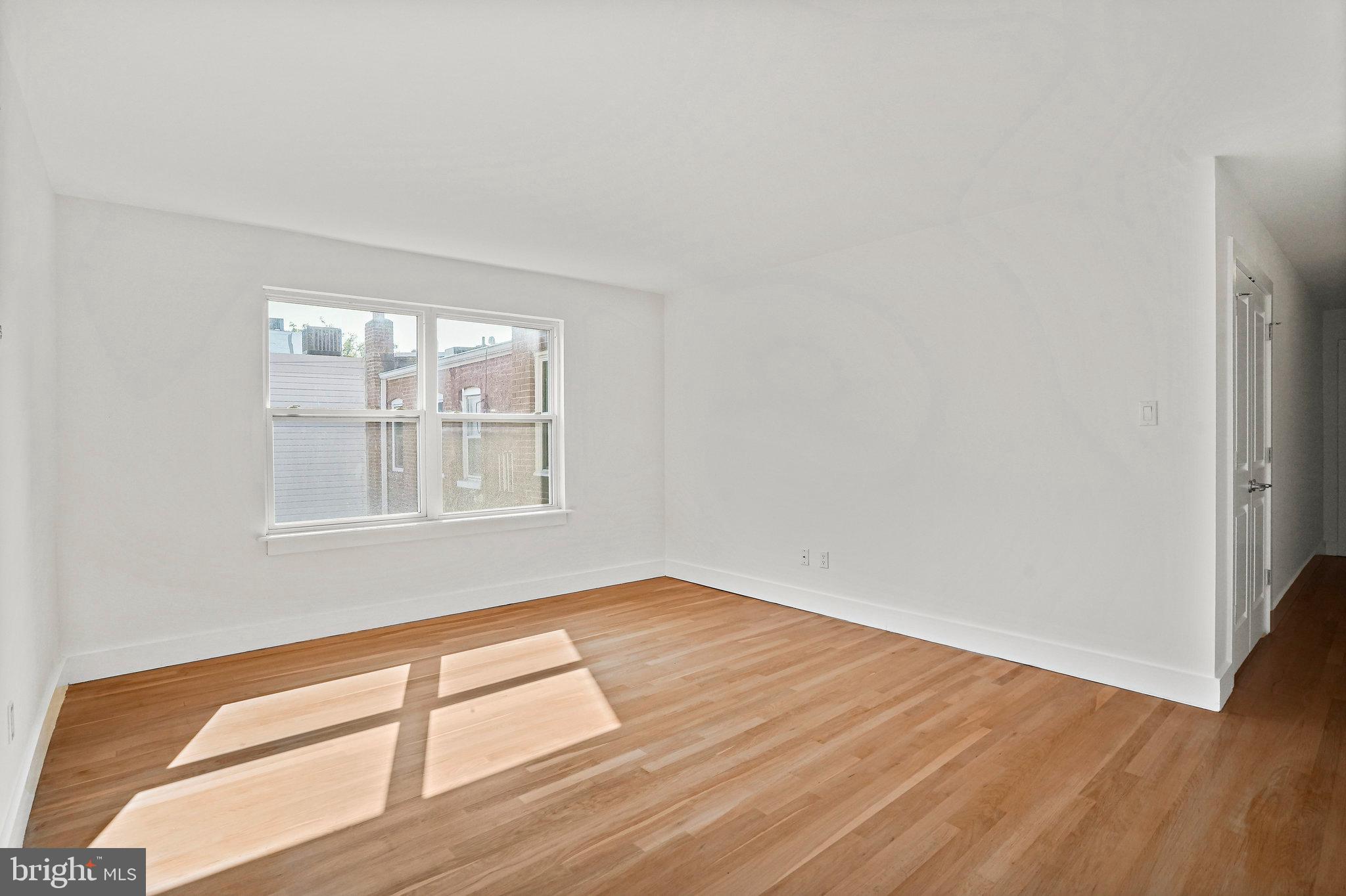 907 Euclid St NW #203