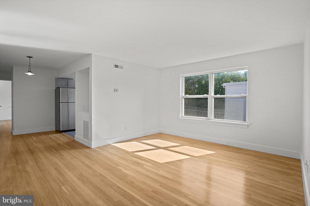 907 Euclid St NW #203