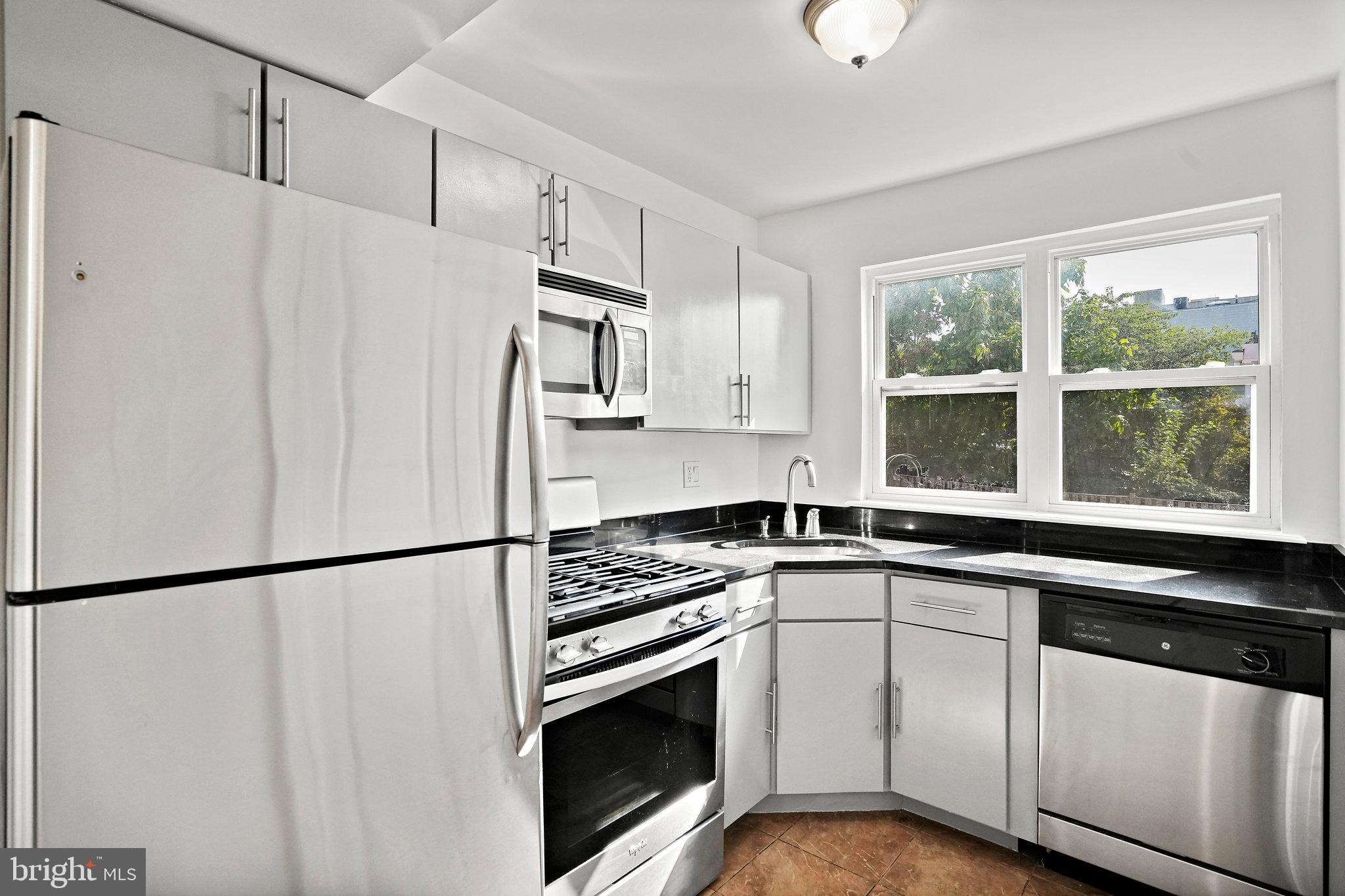 907 Euclid St NW #203